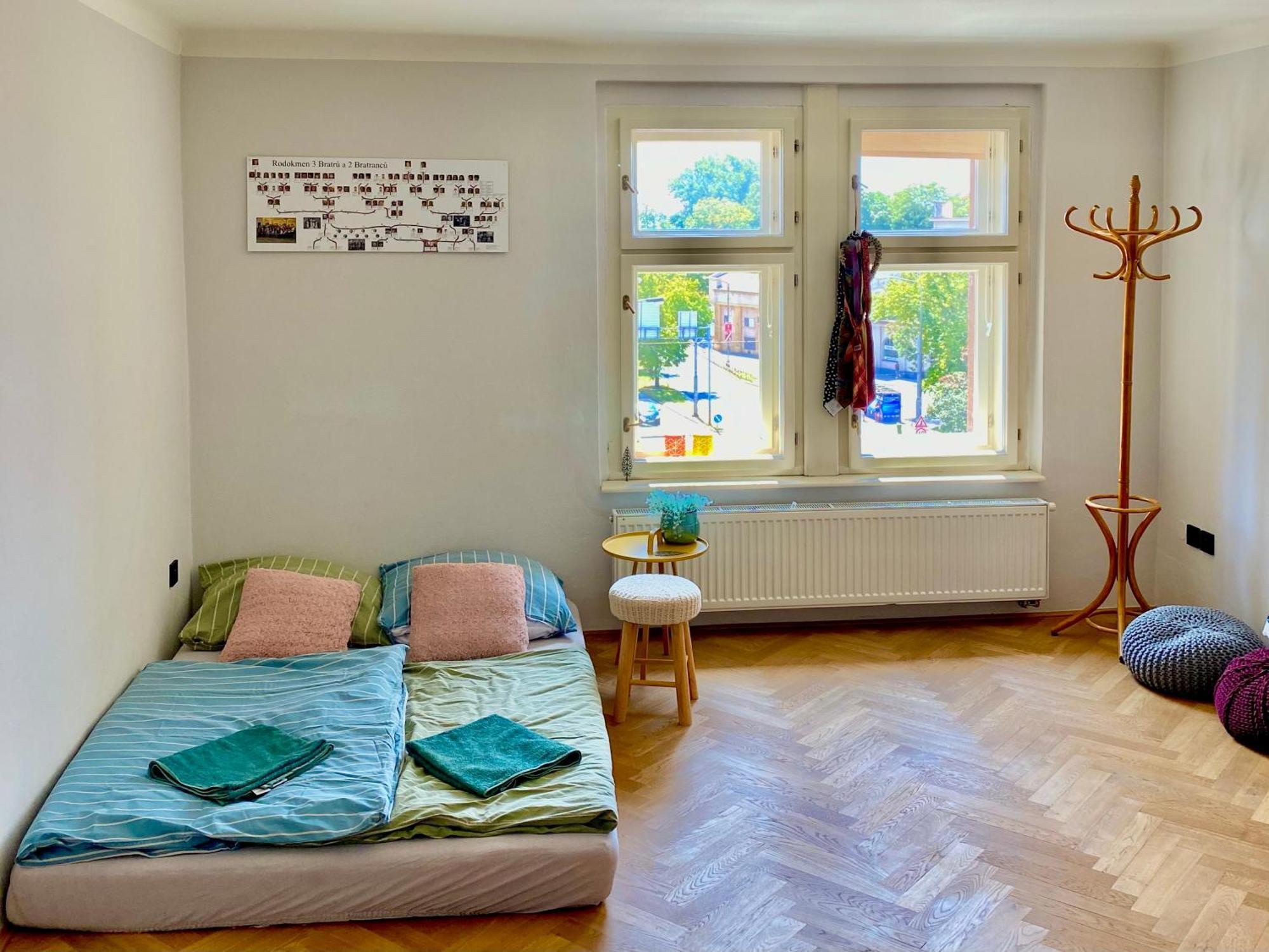 דירות Hradec Králové Knk Vibrant Central Spacious Hideaway מראה חיצוני תמונה
